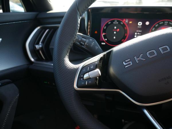 Skoda Kodiaq 2.0 TDI DSG Sportline 4x4 ACC LED AHK SHZ *941*