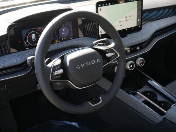 Skoda Superb Combi 2.0 TDI DSG Selection ACC LED AHK *974*