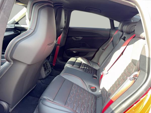 Audi RS e-tron GT Facelift/Carbon/189UPE/Laser/HuD/360°/S-Sitze pro