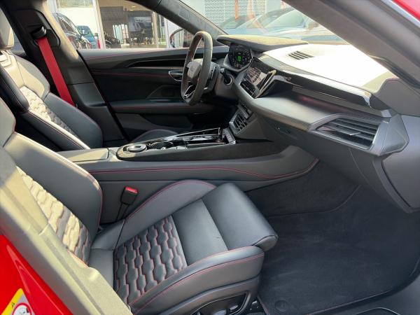 Audi RS e-tron GT Facelift/Carbon/189UPE/Laser/HuD/360°/S-Sitze pro