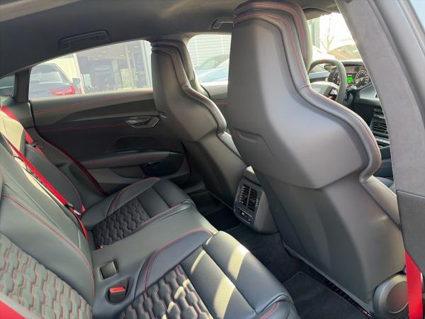 Audi RS e-tron GT Facelift/Carbon/189UPE/Laser/HuD/360°/S-Sitze pro