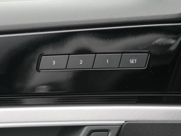 Volkswagen Touareg Elegance R-Line AHK Kamera ACC Navi