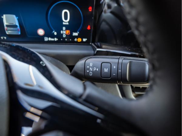 Ford Tourneo Custom Active L1 Automatik 170PS 8-Sitzer schwenkbare AHK LED-Scheinwerfer Kamera 3-Zonen Klimaautomatik