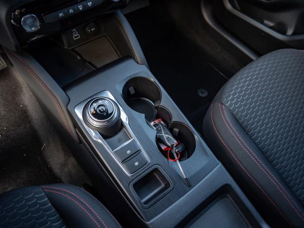 Ford Kuga ST-Line 1,5l EcoBoost 186PS Kamera Navi SYNC4 LED-Scheinwerfer SHZ vorn & hinten