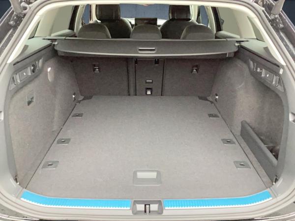 Skoda Superb Combi Selection 1.5l TSI DSG NAVI/AHK/ACC