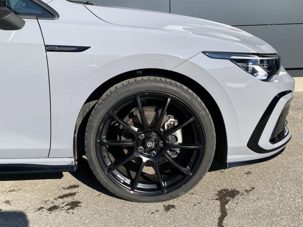 Volkswagen Golf VIII 1.5 eTSI DSG R-Line "Black Style" NAVI APP