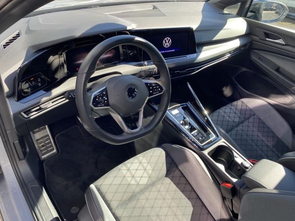 Volkswagen Golf VIII 1.5 eTSI DSG R-Line "Black Style" NAVI APP