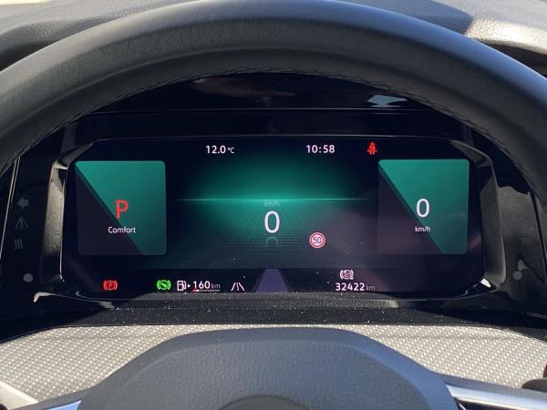 Volkswagen Golf VIII 1.5 eTSI DSG R-Line "Black Style" NAVI APP