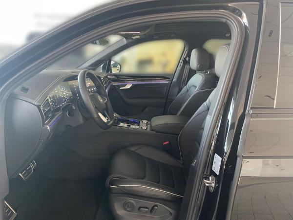 Volkswagen Touareg R-Line 3.0TDI +WANK+LUFT+AHK+STDHZ+