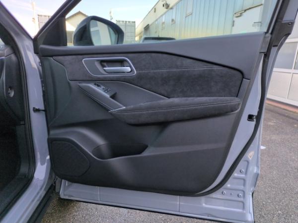 Nissan Qashqai Tekna+ e-Power HUD Panorama Navi Leder Memory Sitze Soundsystem Bose 360 Kamera