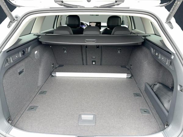 Skoda Superb Combi Selection 2.0l TDI DSG NAVI/AHK/ACC