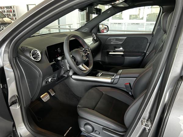 Mercedes-Benz GLA 200 d 4MATIC+AMG Line Advanced Plus+Pano+Park-Paket mit 360°-Kamera+MULTIBEAM LED