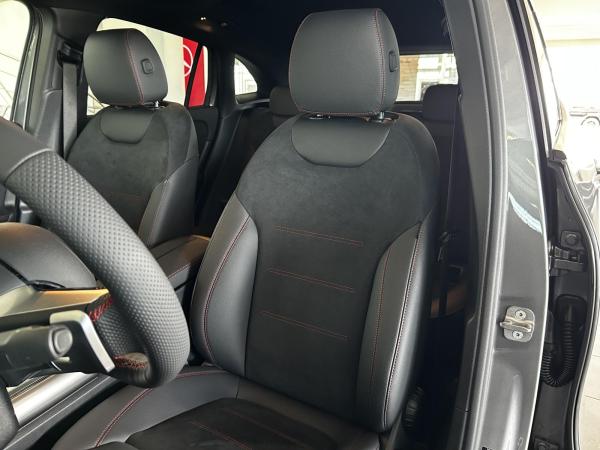 Mercedes-Benz GLA 200 d 4MATIC+AMG Line Advanced Plus+Pano+Park-Paket mit 360°-Kamera+MULTIBEAM LED