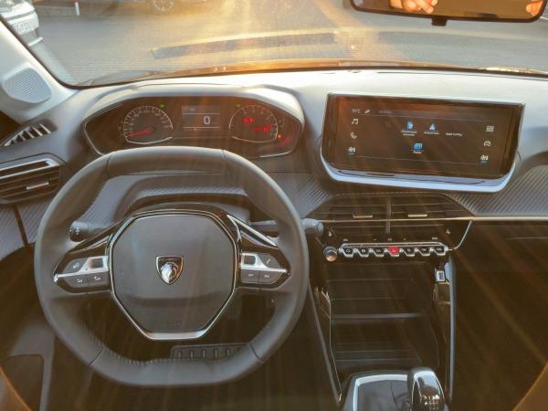 Peugeot 208 1.2 Benzin 100 Style LED+SHZ+KeyLess+SpurH