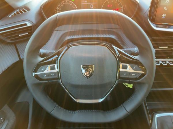 Peugeot 208 1.2 Benzin 100 Style LED+SHZ+KeyLess+SpurH