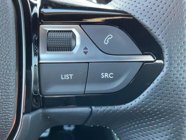 Peugeot 2008 1.2 145 GT ACC+Alcantara+LED+Navi+SHZ+Kam.