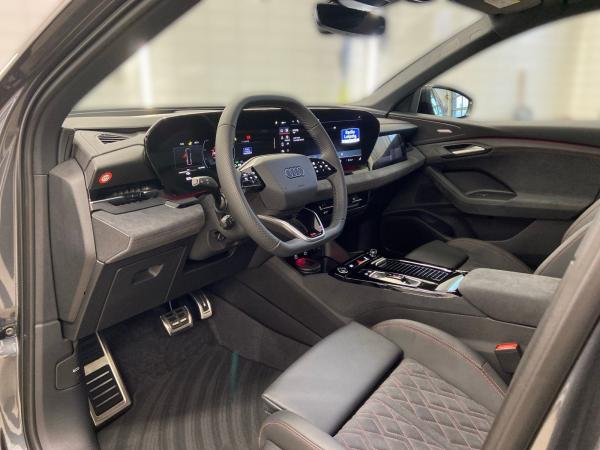 Audi Q6 e-tron SUV performance Pano*WR*AHK*Techpro*21