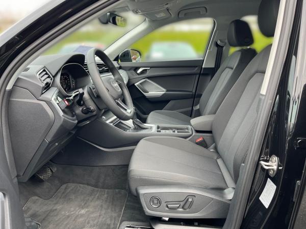 Audi Q3 advanced 35TDI S-tronic / MMI-Navi+, AHK, LED