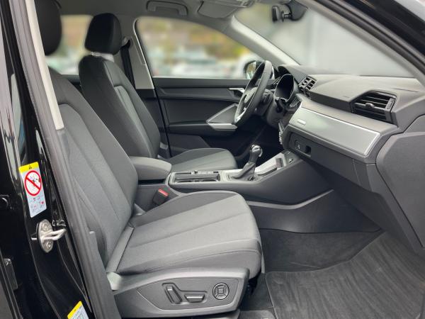 Audi Q3 advanced 35TDI S-tronic / MMI-Navi+, AHK, LED