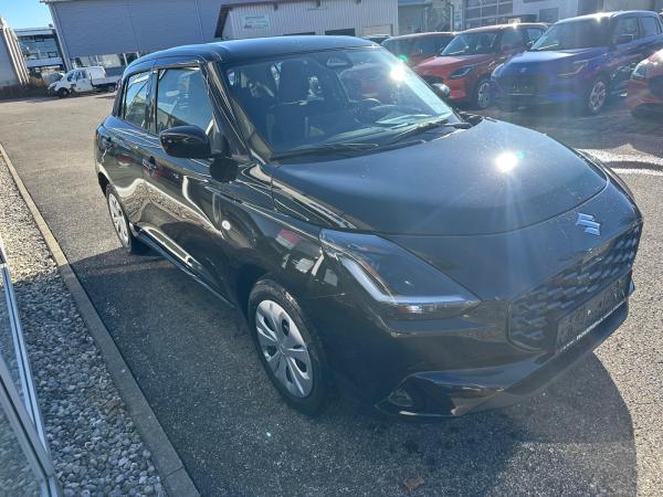 Suzuki Swift 1.2 HYBRID MT Club in allen Farben