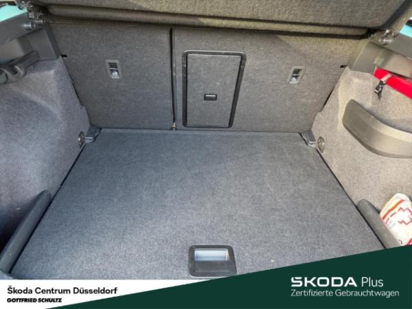 Skoda Karoq Tour TSI DSG AHK Panorama-Schiebedach elektrisch Lenkrad heizbar
