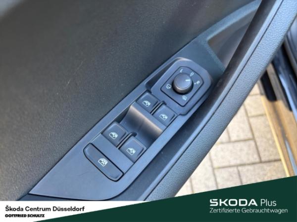 Skoda Karoq Tour TSI DSG AHK Panorama-Schiebedach elektrisch Lenkrad heizbar