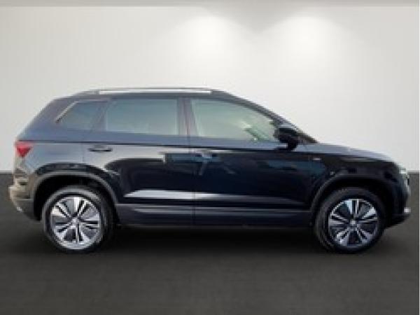 Skoda Karoq Selection Tour 1.5 TSI 110kW DSG - AHK Pano ACC Virtual Cockpit Navi Area View LM MFL Smart Link LED