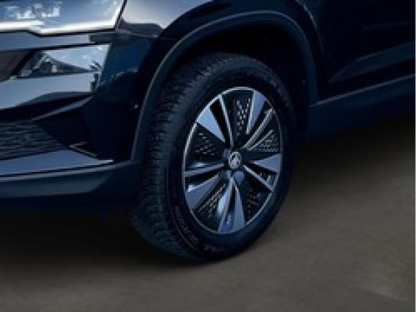 Skoda Karoq Selection Tour 1.5 TSI 110kW DSG - AHK Pano ACC Virtual Cockpit Navi Area View LM MFL Smart Link LED