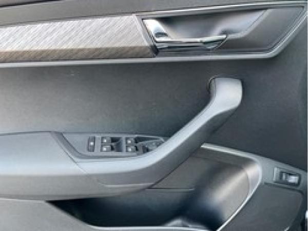 Skoda Karoq Selection Tour 1.5 TSI 110kW DSG - AHK Pano ACC Virtual Cockpit Navi Area View LM MFL Smart Link LED