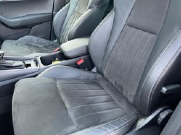 Skoda Karoq Selection Tour 1.5 TSI 110kW DSG - AHK Pano ACC Virtual Cockpit Navi Area View LM MFL Smart Link LED