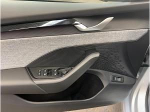 Skoda Octavia COMBI 2.0 TDI SELEKTION DSG AHK PANORAMA