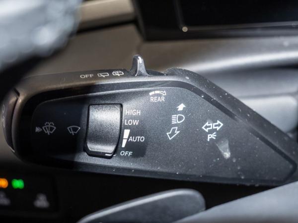 Volkswagen T-Roc R-Line 1.5 l eTSI OPF 7-Gang-Doppelkupplungsgetriebe DSG !!!Nur noch bis Ende März!!! So lange der V