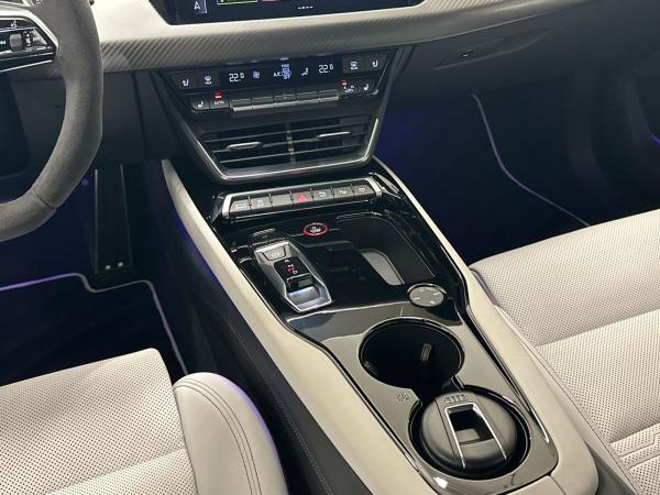 Audi RS e-tron GT *Ice Race Edition*Laser**