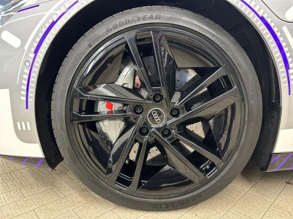 Audi RS e-tron GT *Ice Race Edition*Laser**