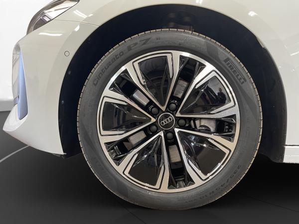 Audi A5 Avant 2.0 TDI LED LM 18" Navi RFK ACC