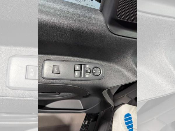Peugeot Partner Elektro M 100kW StandHZG Digitales Cockpit LED