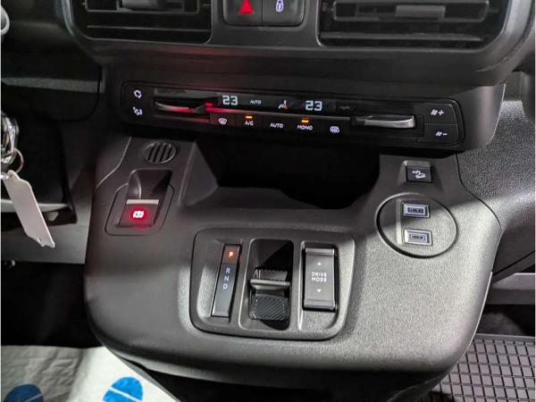 Peugeot Partner Elektro M 100kW StandHZG Digitales Cockpit LED