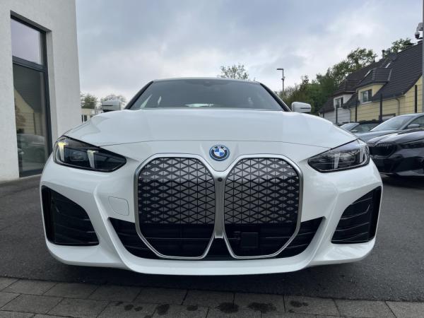 BMW i4 eDrive40 M Sport || 360° Head-Up ACC