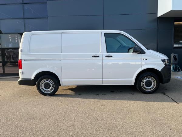 Volkswagen T6 Transporter 2.0 TDI Kasten AHK PDC