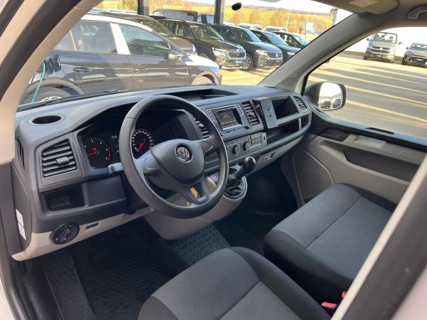 Volkswagen T6 Transporter 2.0 TDI Kasten AHK PDC