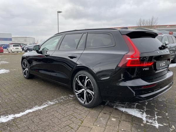 Volvo V60 B4 Plus Dark Pano AHK Sitzbelüft. FahrerAss H&K Sound