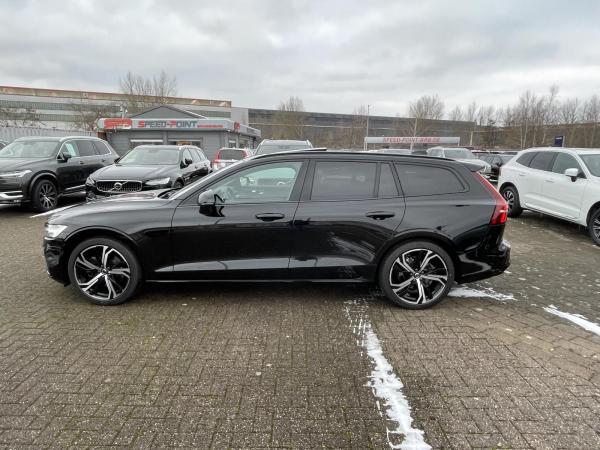 Volvo V60 B4 Plus Dark Pano AHK Sitzbelüft. FahrerAss H&K Sound