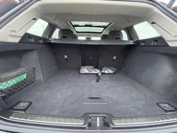 Volvo V60 B4 Plus Dark Pano AHK Sitzbelüft. FahrerAss H&K Sound