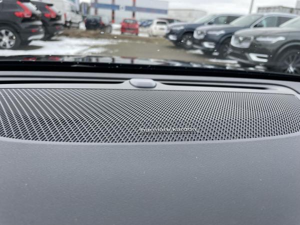 Volvo V60 B4 Plus Dark Pano AHK Sitzbelüft. FahrerAss H&K Sound