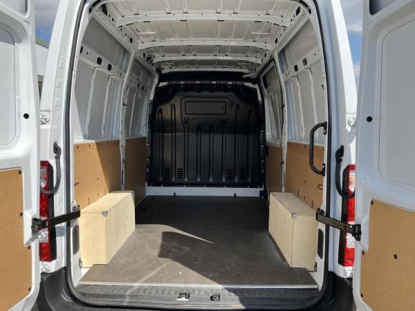 Renault Master FWD Kasten L2H2 3,5t Blue dCi 135