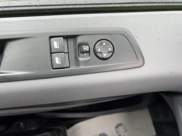 Opel Vivaro 1.5 D M Edition Rampe Kamera Teilleder