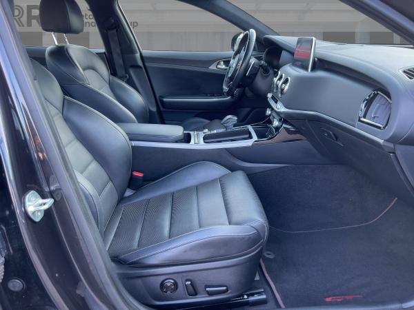 Kia Stinger GT V6 T-GDI 4WD H&K Navi Kamera Sitzklim Kia Stinger GT V6 T-GDI 4WD H&K Navi Kamera Sitzklim