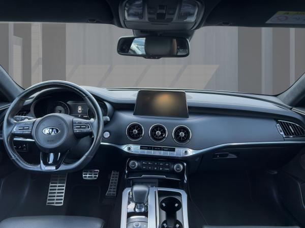 Kia Stinger GT V6 T-GDI 4WD H&K Navi Kamera Sitzklim Kia Stinger GT V6 T-GDI 4WD H&K Navi Kamera Sitzklim