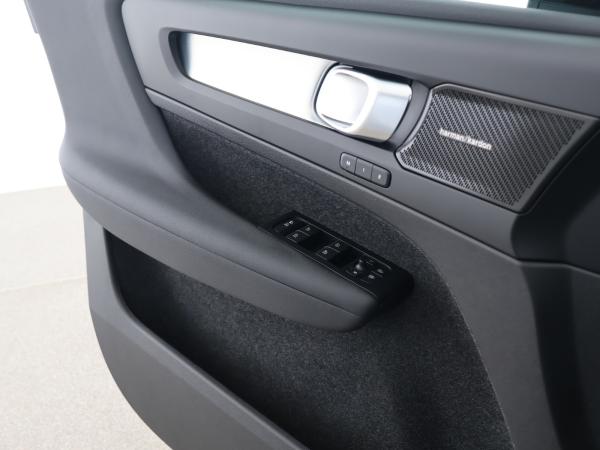 Volvo XC40 B3 Plus Dark ❗❗Lagerwagenabverkauf❗ ❗Ganzjahresbereifung/19"