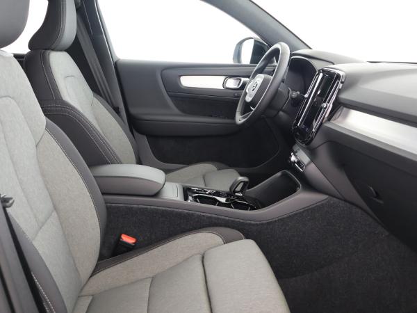 Volvo XC40 B3 Plus Dark ❗❗Lagerwagenabverkauf❗ ❗Ganzjahresbereifung/19"